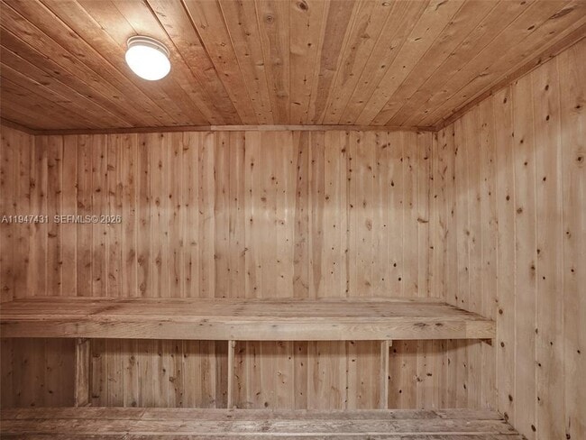 Building Photo - 2304 S Cypress Bend Dr