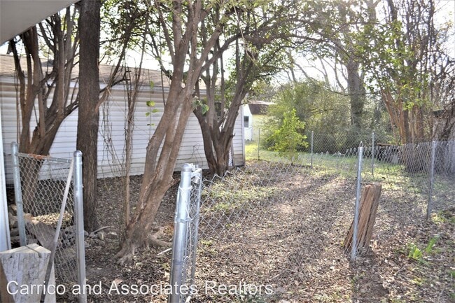 Building Photo - 1 br, 1 bath House - 2013 Willowwood