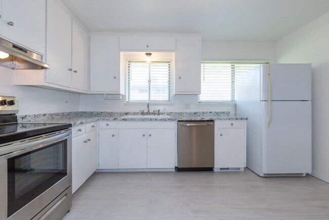 Building Photo - 3 Bed 1.5 Bath in Great Midtown Location!