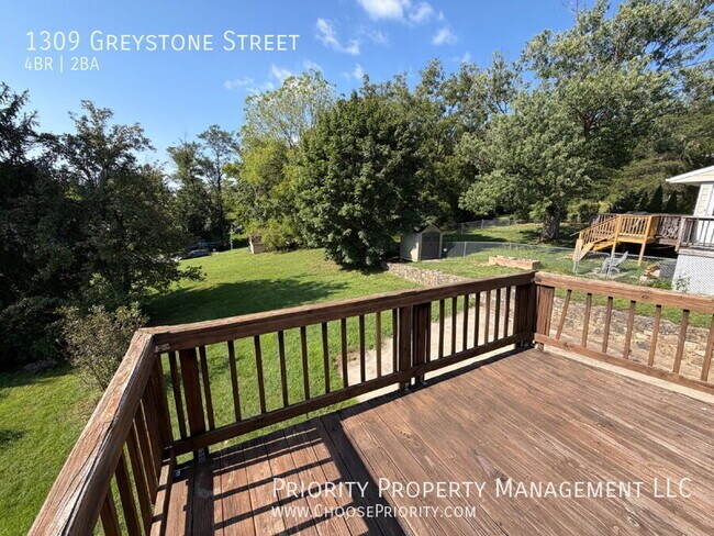 Building Photo - 1309 Greystone St