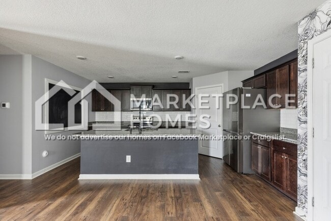 Building Photo - 216 Belle court