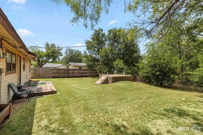 Building Photo - 4208 Idlewood Dr