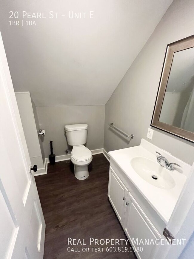 Building Photo - 1 Bedroom Unit Available! Limited-Time Off...