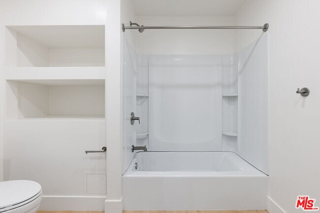 Building Photo - 8561 Belmont St