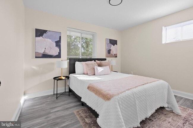 Building Photo - 713 Marcy Ave