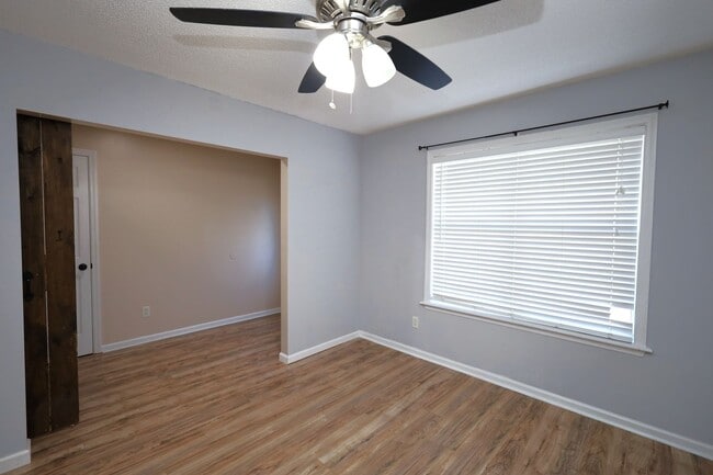 Building Photo - 4349 Summerlin Dr