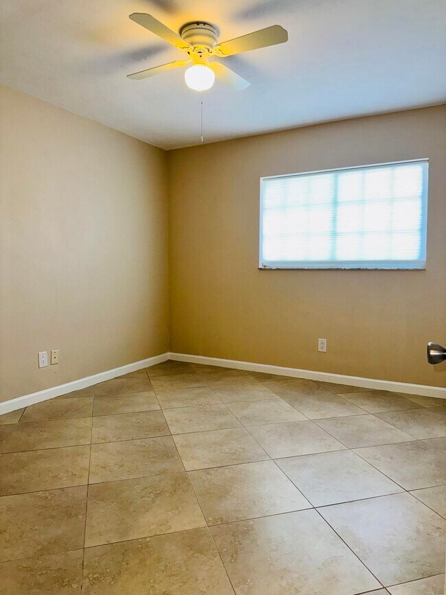 Building Photo - 1708 Palm Beach Trace Dr