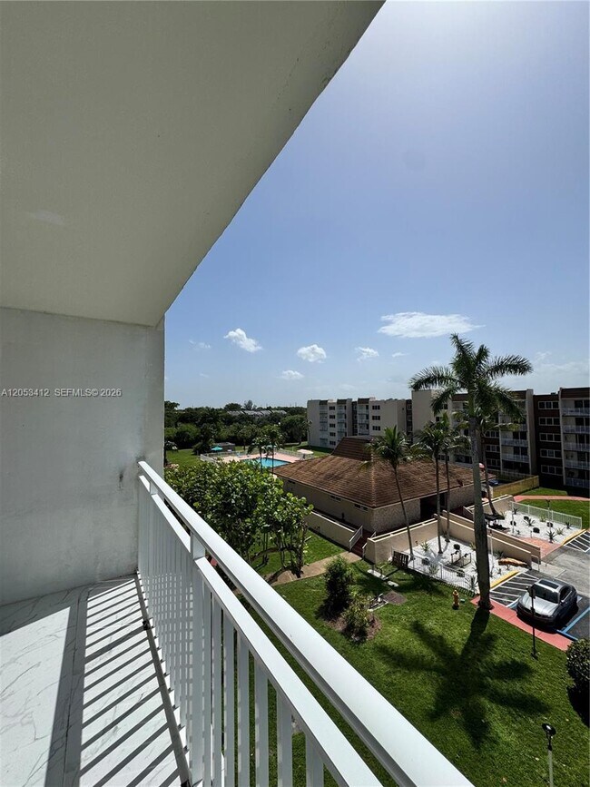 Building Photo - 6930 Miami Gardens Dr