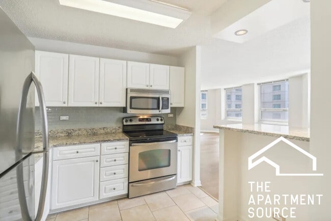 Building Photo - 750 N Rush St