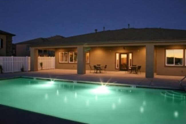 Building Photo - Condominium with Clubhouse: includes POOL and WORKOUT ROOM