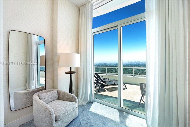 Building Photo - 4401 Collins Ave