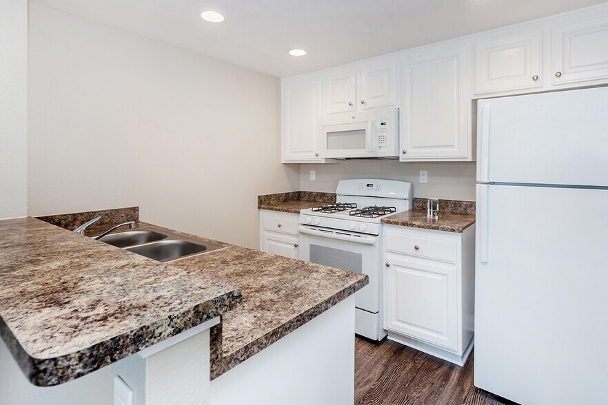 Building Photo - Villas Aliento Apartment Homes