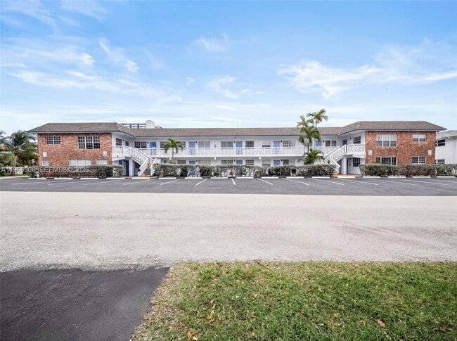 Building Photo - 3220 NE 10th St