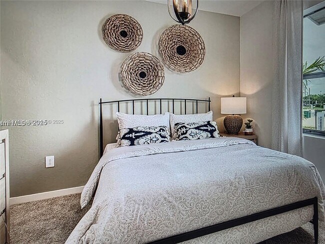 Building Photo - 271 NE 16th St