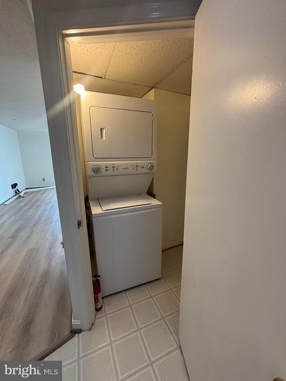 Building Photo - 3115 Patrick Henry Dr