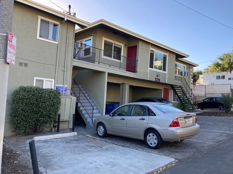 Building Photo - 3210 Ellsworth St . Your 2 bedrooms Awaits!