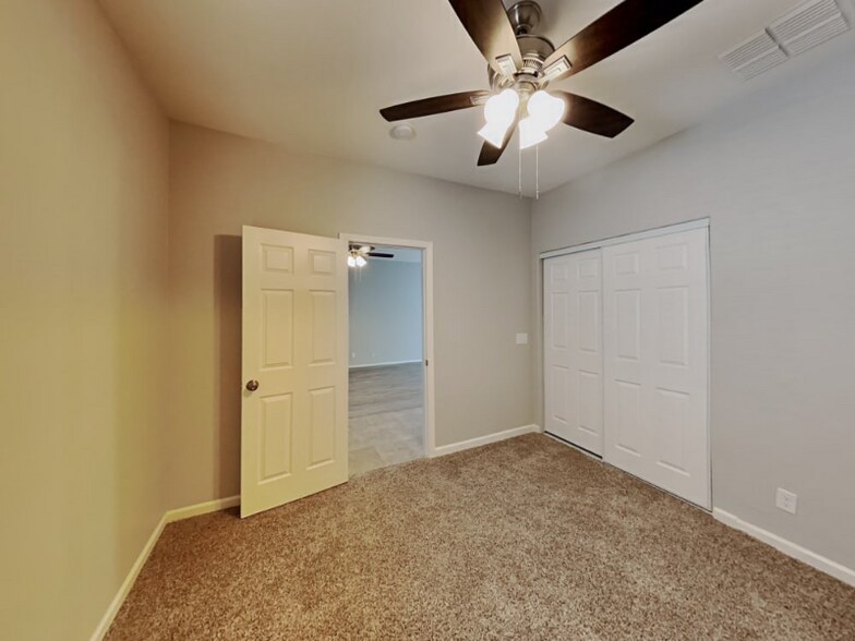 Building Photo - 44220 Caven Dr