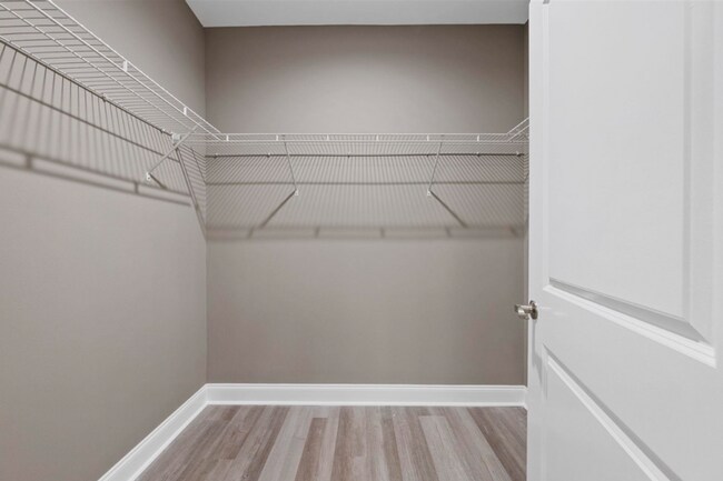 Building Photo - 600 Victoria Wy