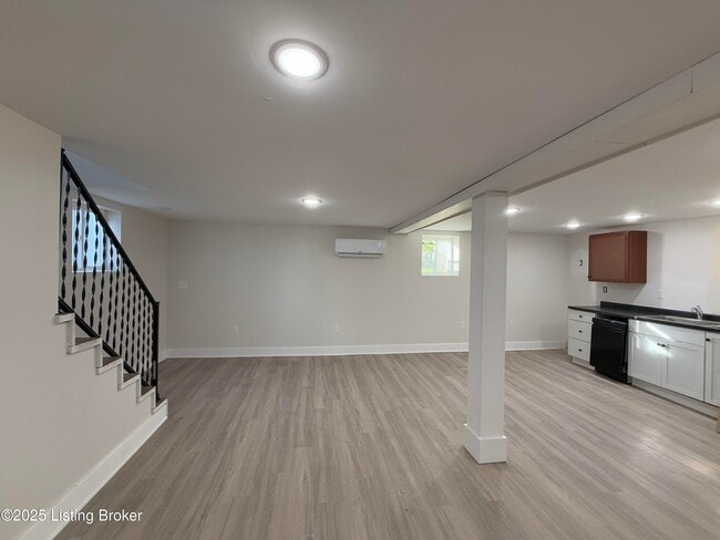 Building Photo - 730 Hazel St