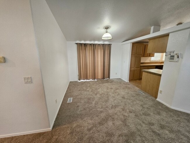 Building Photo - 3 Bedroom/2 Bath Manufactured Home