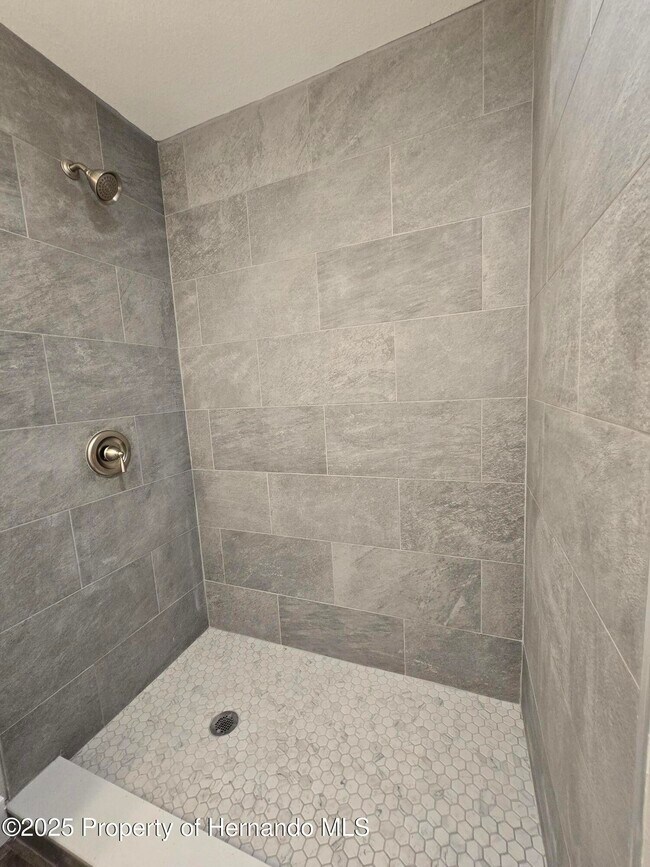 Building Photo - 773 NE 9th St