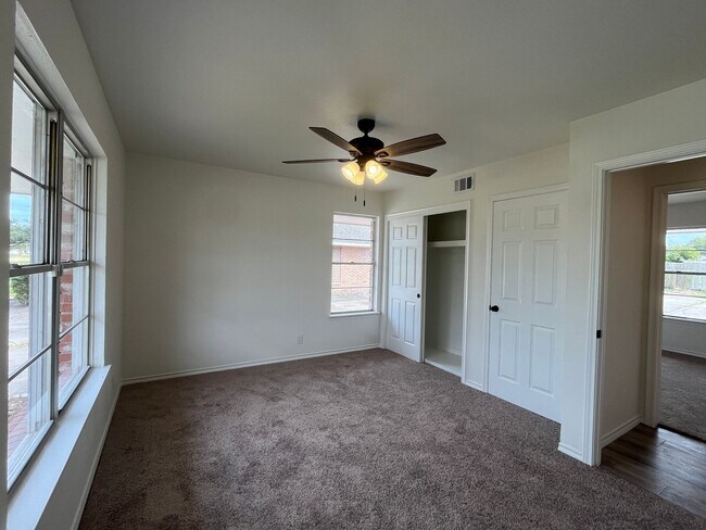 Building Photo - 3 Bedroom 2 Bath in Hopper Subdivision