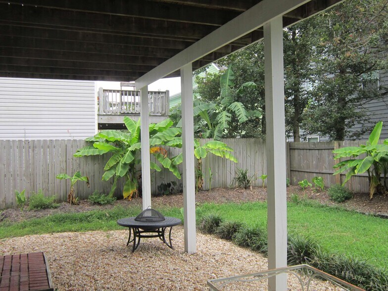 Building Photo - 923 Searidge Ln