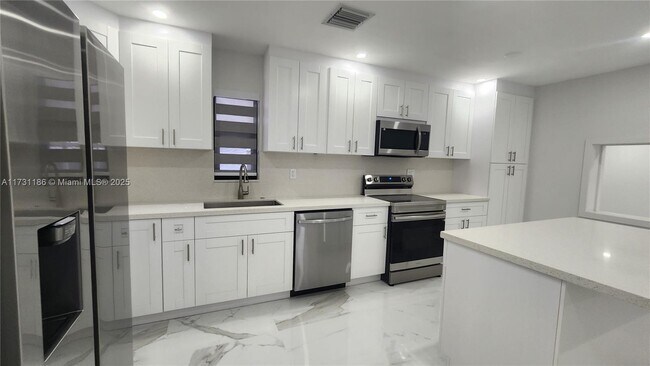 Building Photo - 10330 SW 35th St