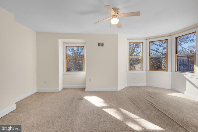 Building Photo - 4841 Cedar Ave