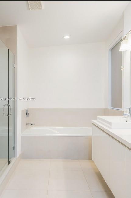 Building Photo - 6846 NW 103rd Ave