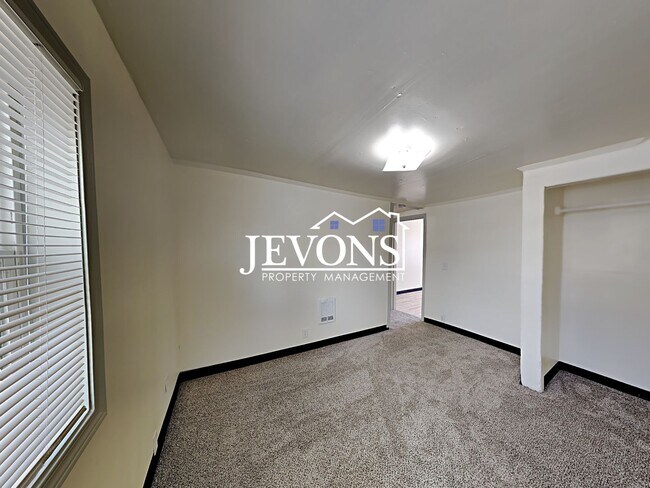 Building Photo - 20 S Fair Ave