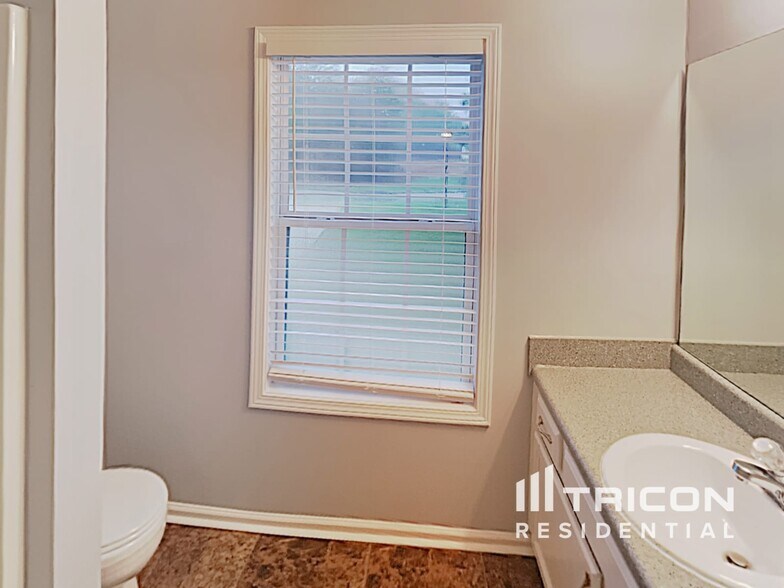 Building Photo - 45 Shenandoah Ln