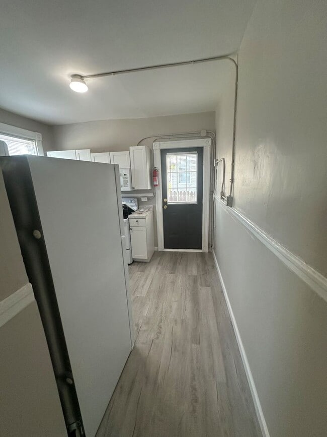 Building Photo - 22 S Plum St