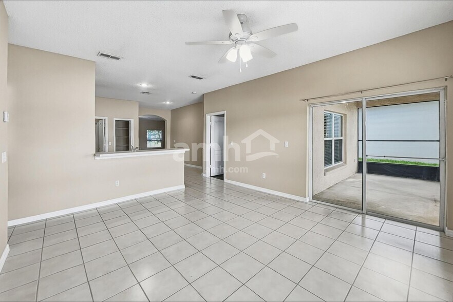 Building Photo - 4470 Waterside Pointe Cir