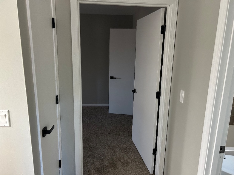 Building Photo - 1618 Pat Dr