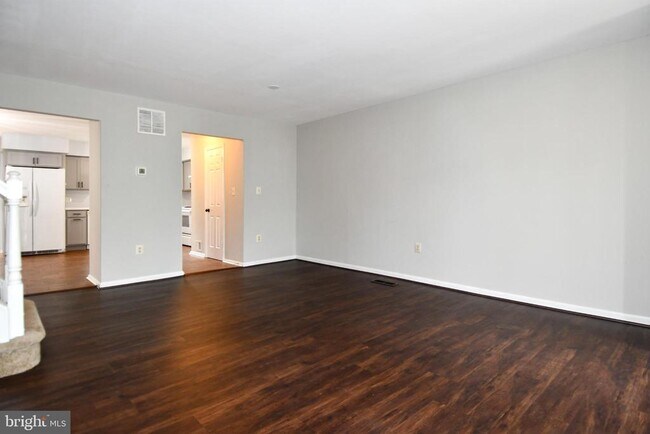 Building Photo - 13216 Country Ridge Dr