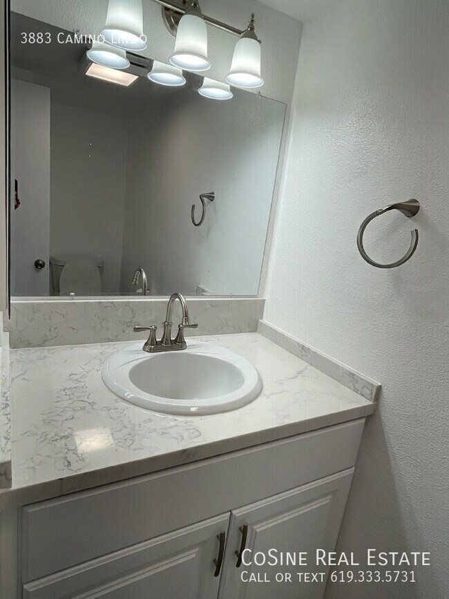 Building Photo - 3883 Camino Lindo