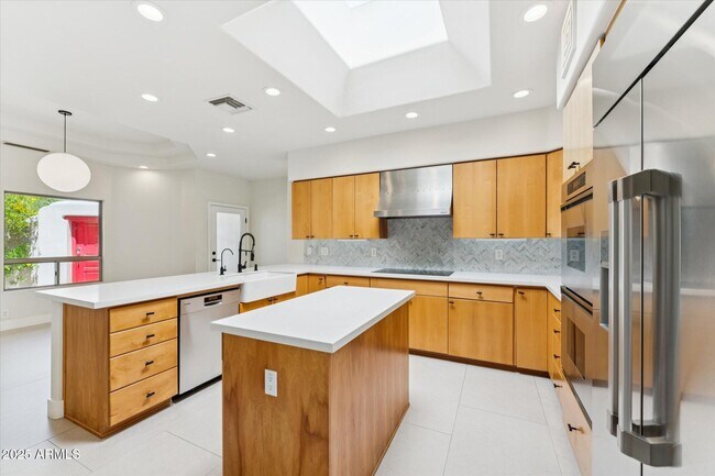Building Photo - 6139 N 31st Ct