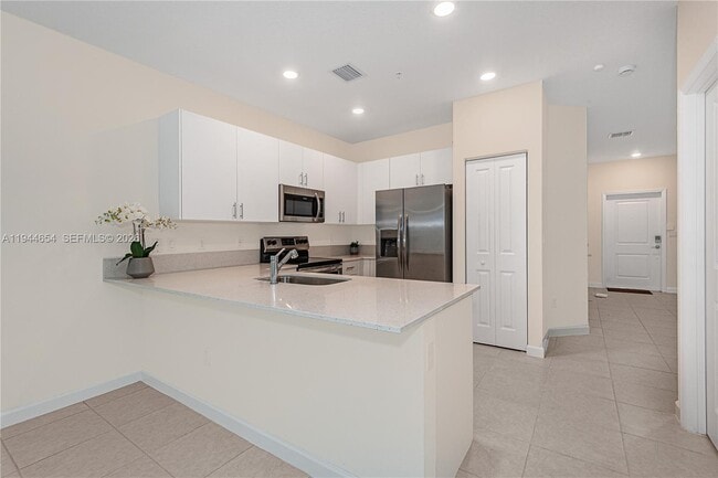 Building Photo - 261 SW 159th Ct