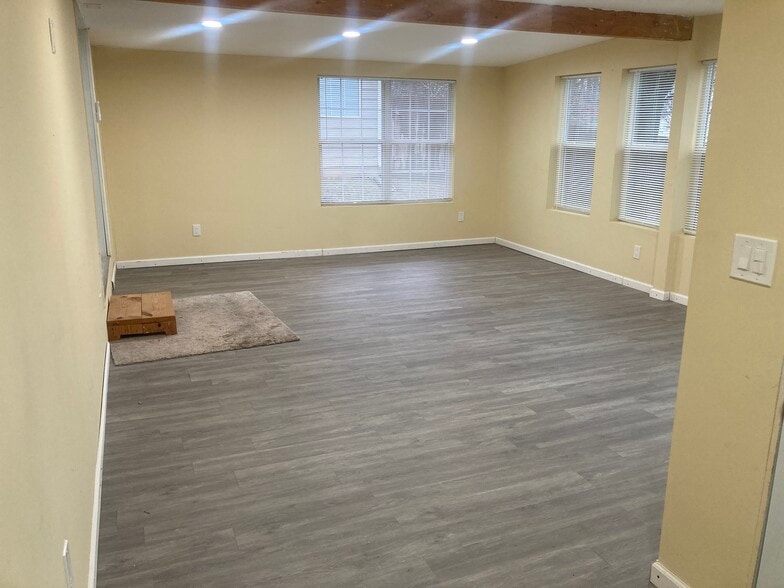 Living room - 4581 Grove Park Way NW