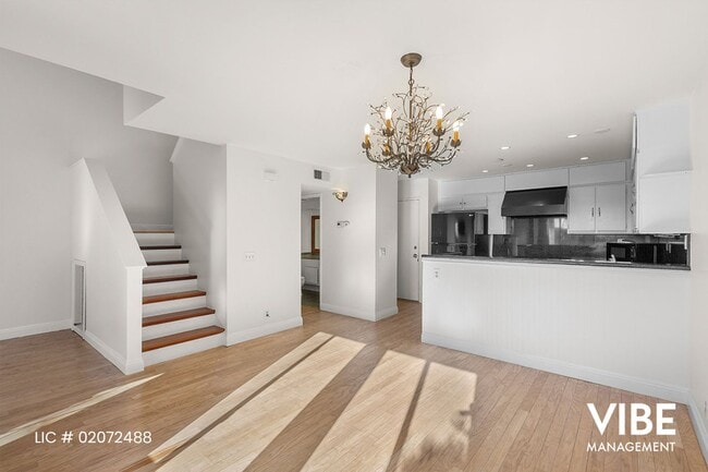 Building Photo - LOCATION, LOCATION, LOCATION!!!! "Hidden C...