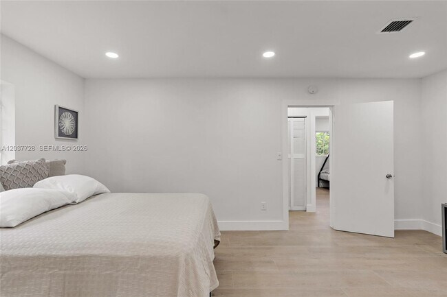 Building Photo - 3325 SW 127th Ave