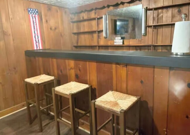 Building Photo - Spacious Cleveland Heights Home in Desirable Neighborhood!