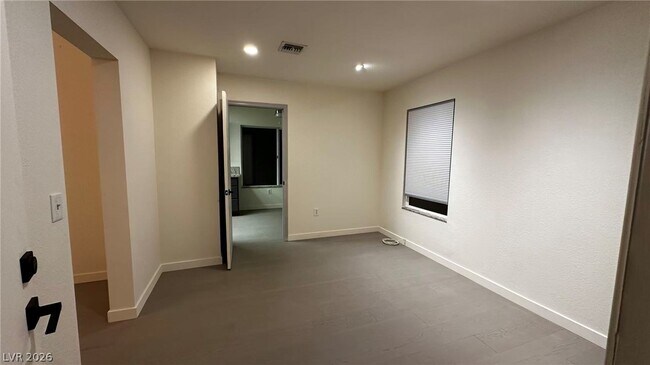 Building Photo - 2716 Legend Dr