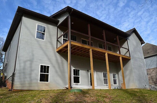 Building Photo - 312 Cheeyo Ln