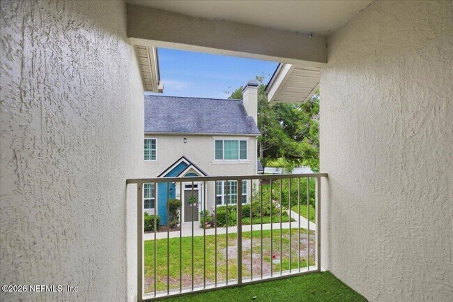 Building Photo - 13700 Richmond Park Dr N