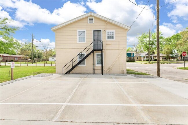 Building Photo - Move-In Special: $300 Off First Month if You Move by Feb 28, 2026!