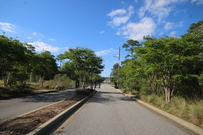 Building Photo - Nature Creek 3BD Townhome w/ Garage, Pool ...