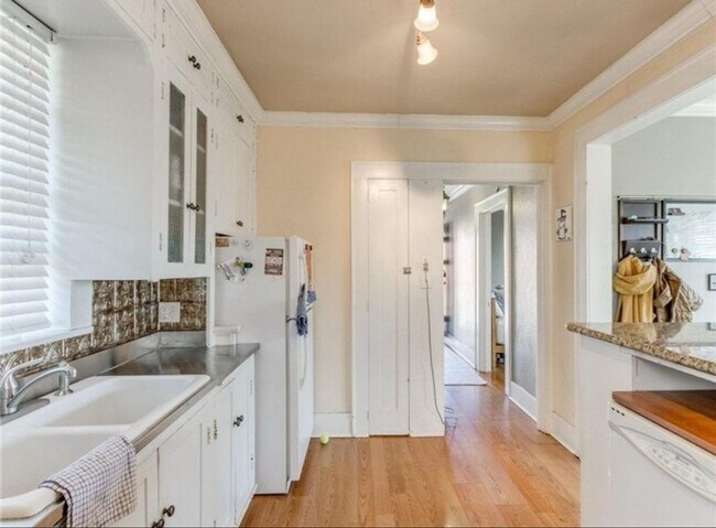 Building Photo - Charming 1bed/1bath Apartment in Jefferson Park/Paseo/Uptown OKC - Appliances + Garage Included