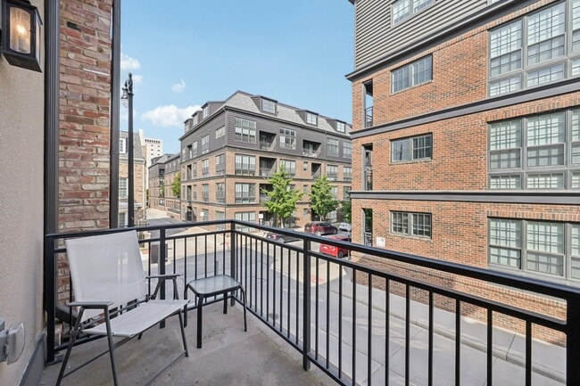 Building Photo - 100 Normandy Ave